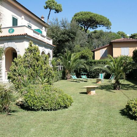 Hotel Verdemare Marina di Pietrasanta Buitenkant foto