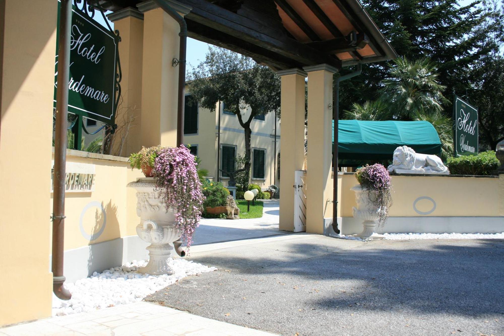 Hotel Verdemare Marina di Pietrasanta Buitenkant foto