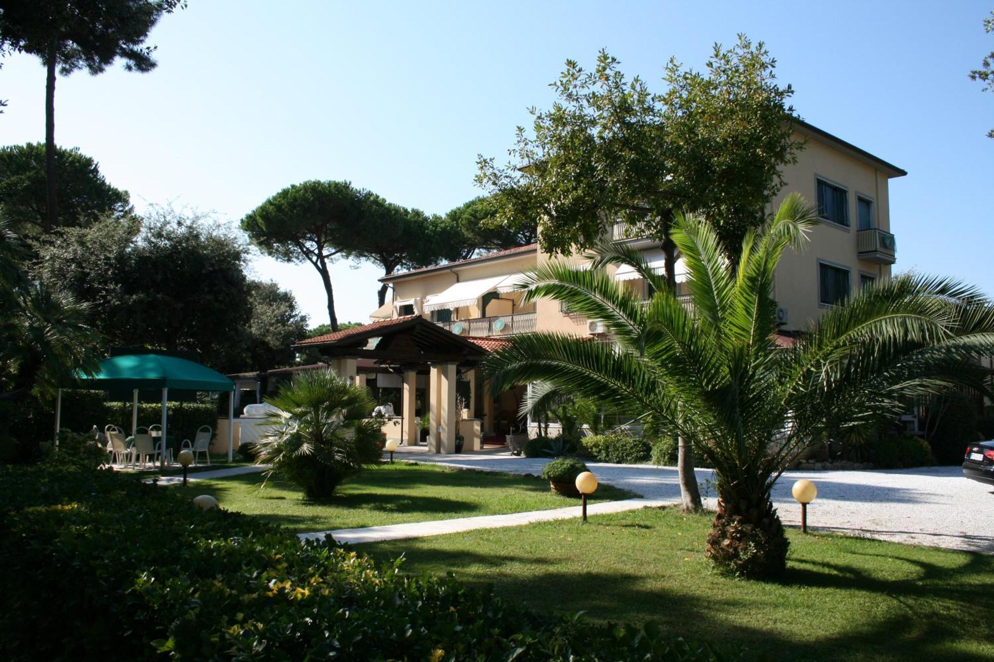 Hotel Verdemare Marina di Pietrasanta Buitenkant foto