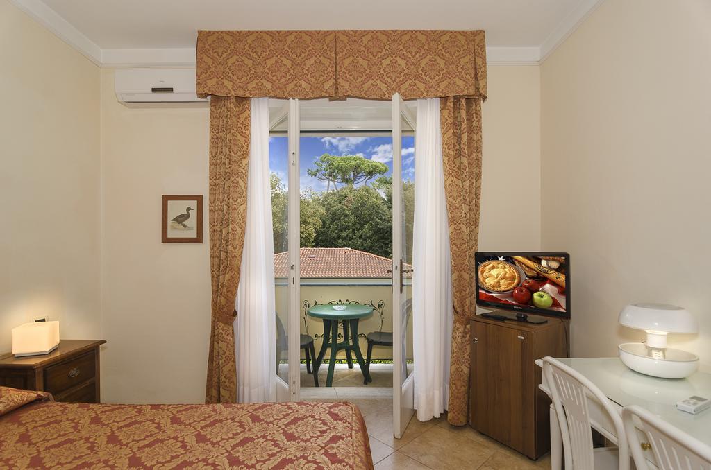 Hotel Verdemare Marina di Pietrasanta Buitenkant foto