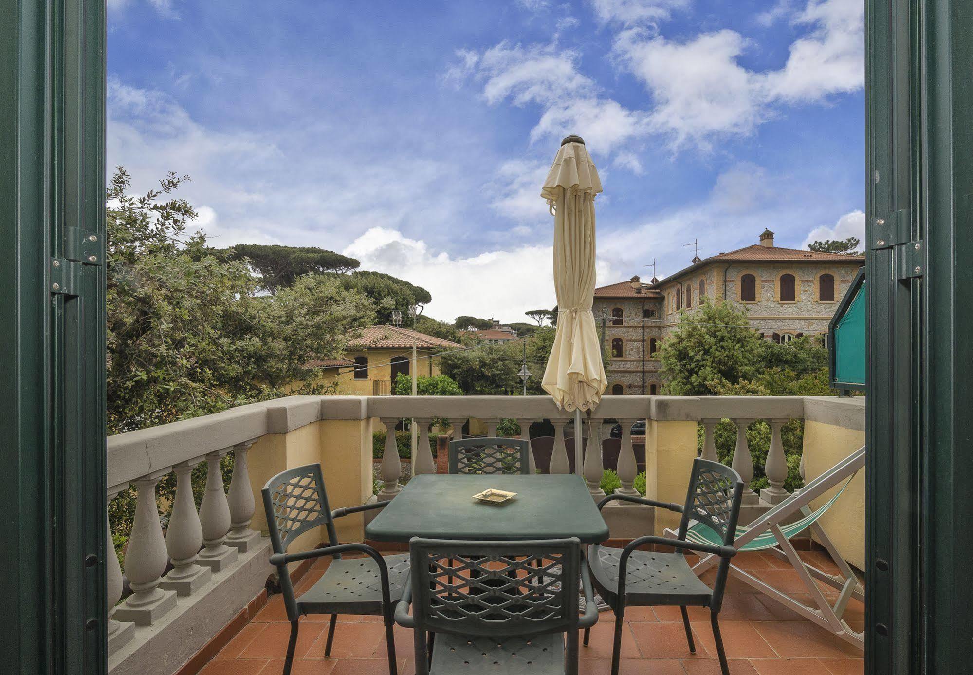 Hotel Verdemare Marina di Pietrasanta Buitenkant foto