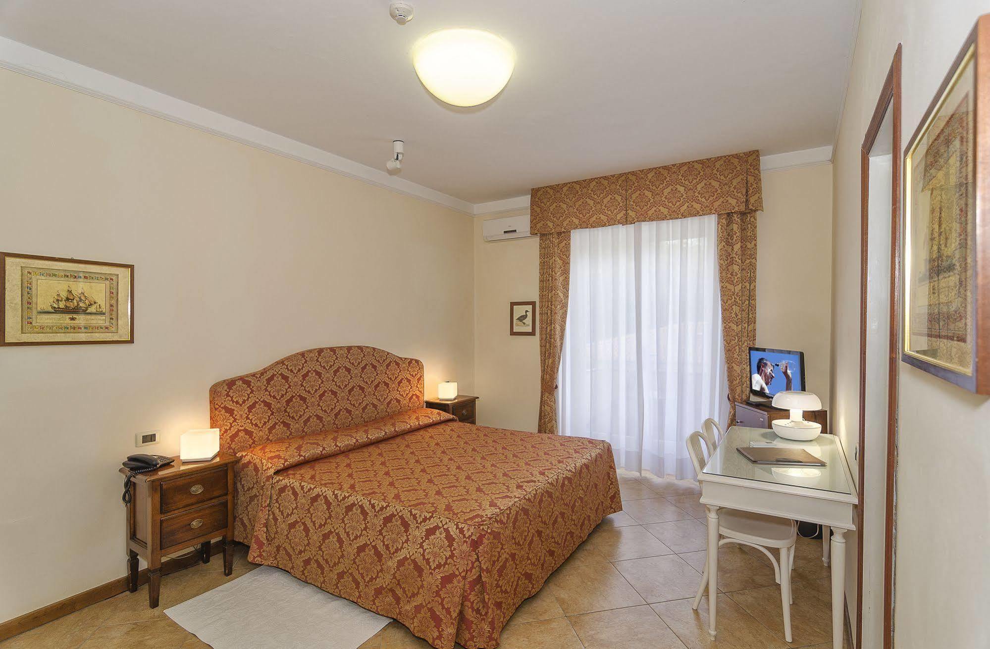 Hotel Verdemare Marina di Pietrasanta Buitenkant foto